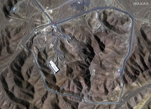 2025년 충격적인 미국의 이란 폭격: 작전 ‘미드나잇 해머’의 전말 완전 분석 미국의 이란 폭격